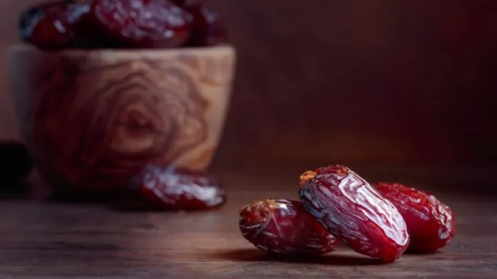 How to Soften Dates (Using 5 Simple Methods)