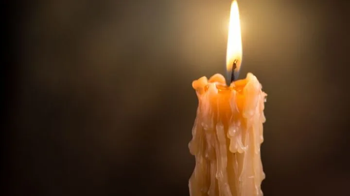 How to Get Candle Wax off Jeans and Other Fabrics