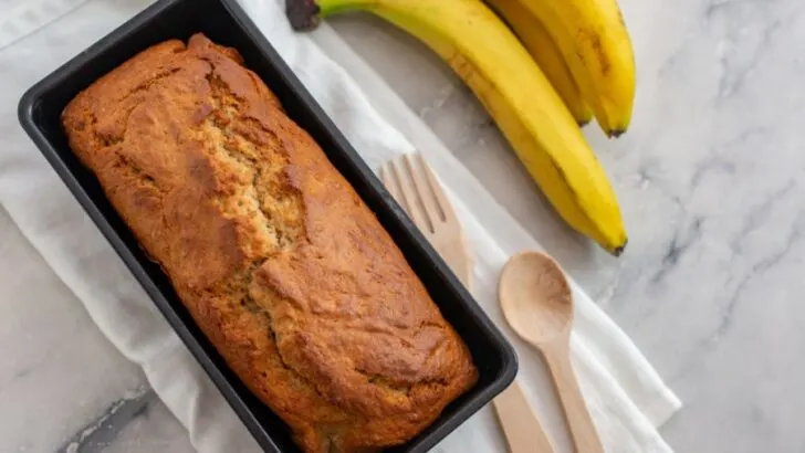 5 Easy Steps to Get Banana Bread Out of the Pan