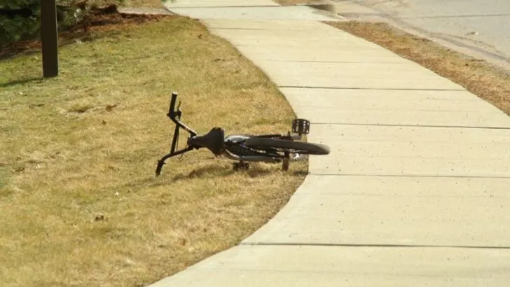 Is It Illegal to Bike on the Sidewalk? (8 States Where It Is)